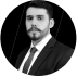 Retrato profissional de advogado sócio do escritório, terno escuro, expressão confiante, fundo neutro, fotografia realista